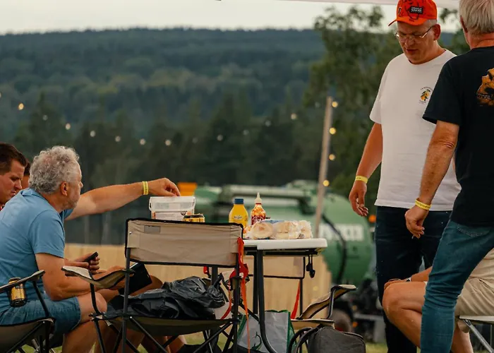 אתר קמפינג Grandprixcamp Francorchamps Closest To The Circuit Including Track View